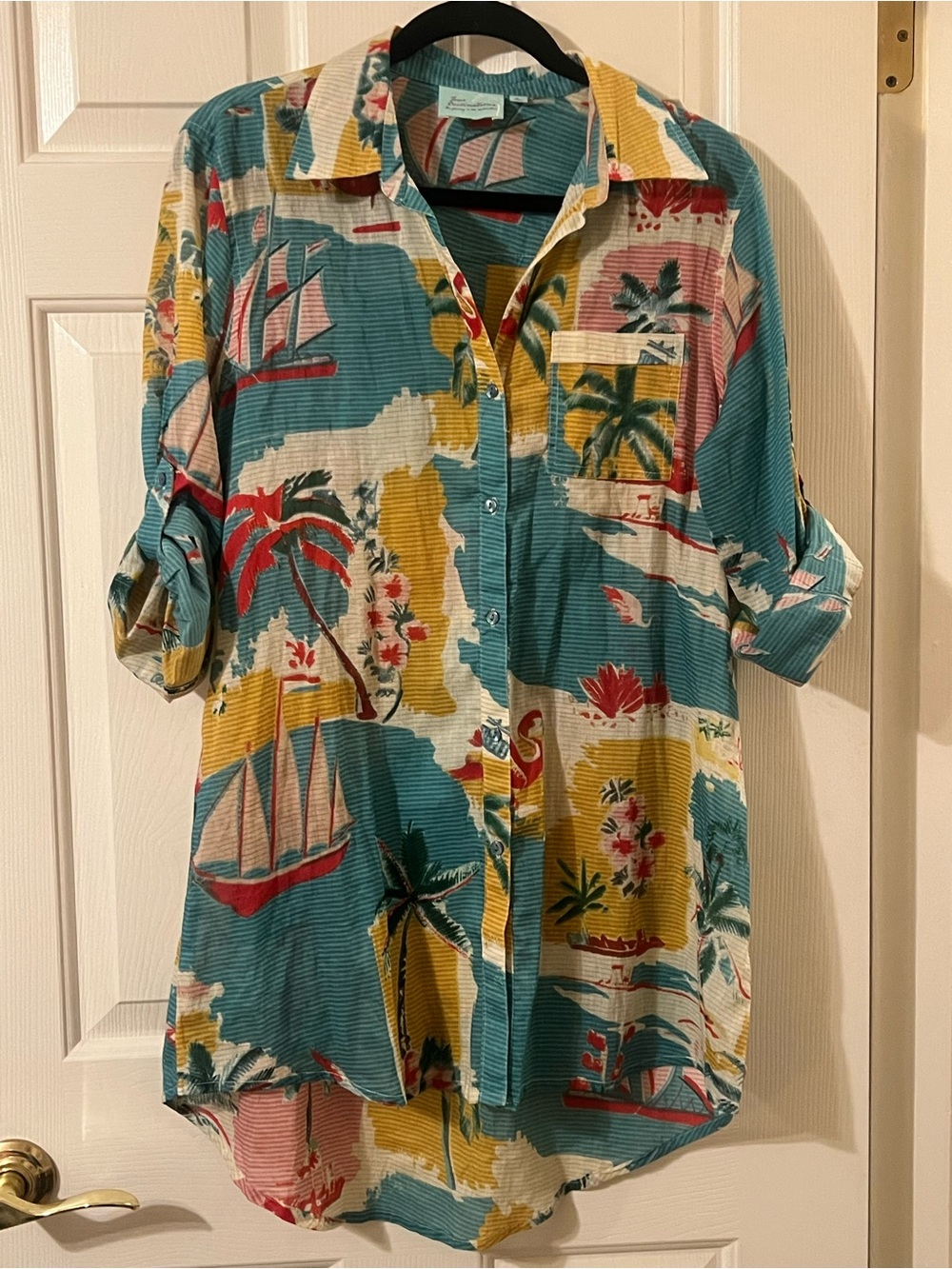 NWOT 🛍️3 for 25 🛍️ True Desinations Tropical Print Button-Up Shirt Size Small